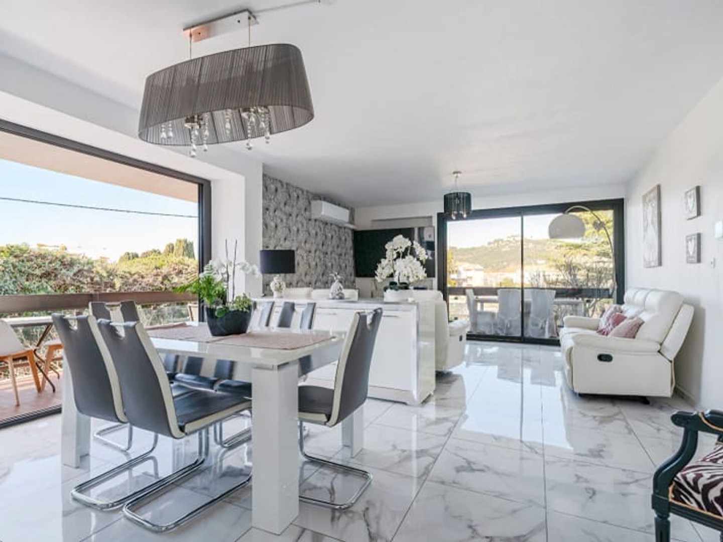 Maison à vendre - 5 pièces - 135m2 - Six-Fours-Les-Plages (83140)