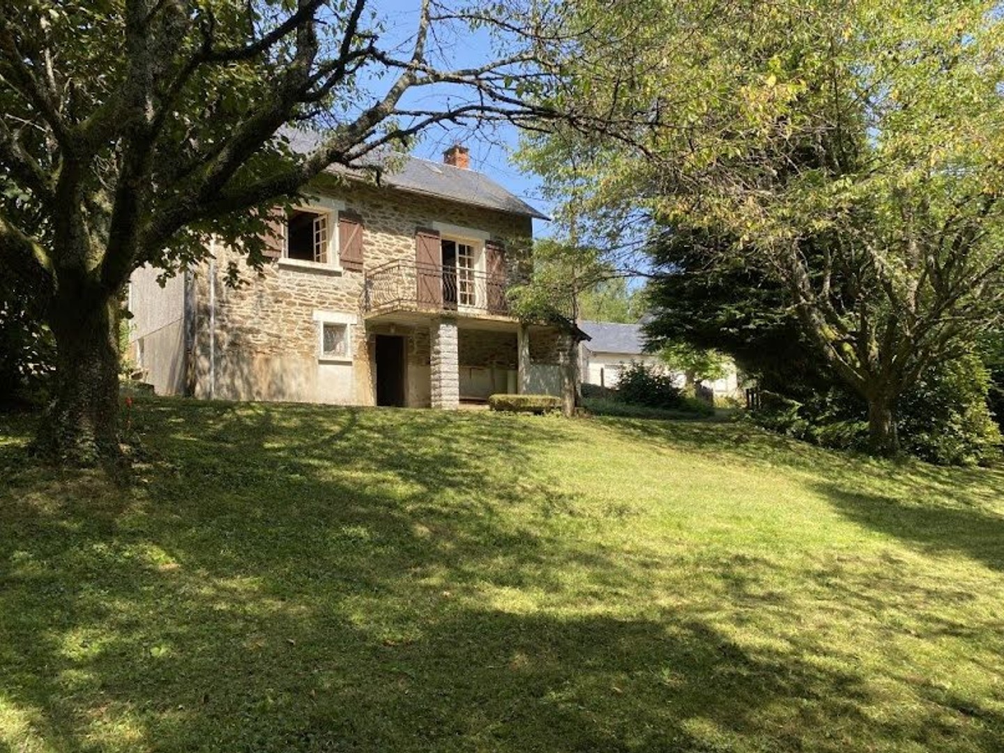 Maison à vendre - 1 pièce - 40m2 - Saint-Gilles-Les-... (87130)