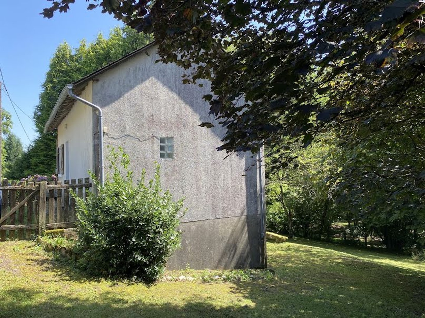 Maison à vendre - 1 pièce - 40m2 - Saint-Gilles-Les-... (87130)