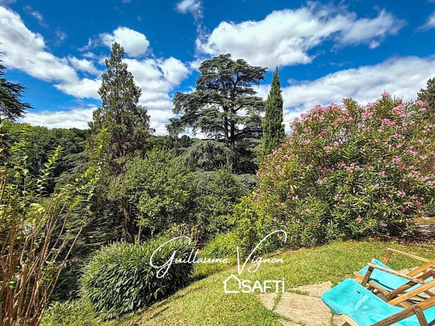 Maison à vendre - 8 pièces - 222m2 - Saint-Cyr-Au-Mont... (69450)