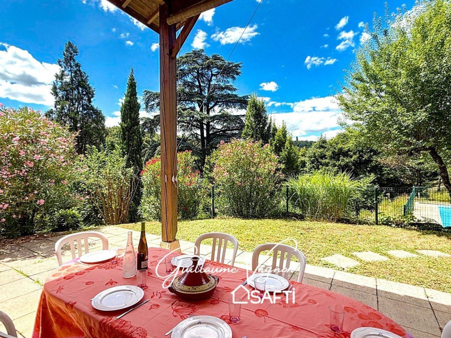 Maison à vendre - 8 pièces - 222m2 - Saint-Cyr-Au-Mont... (69450)