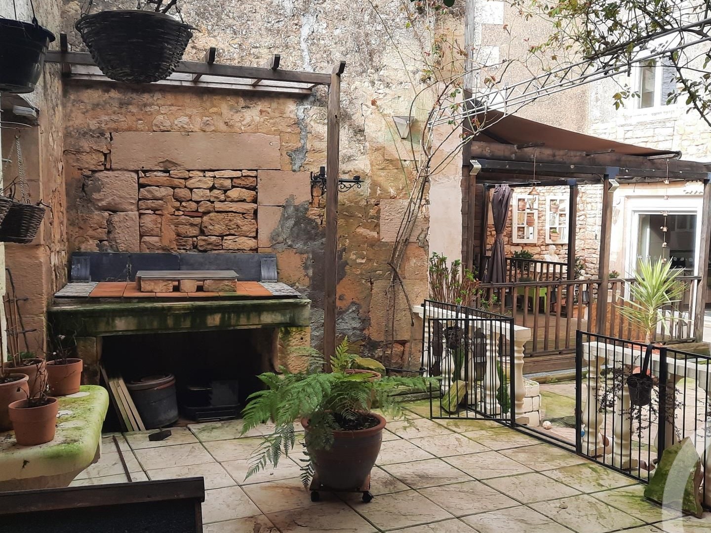 Maison à vendre - 5 pièces - 146m2 - Sauzé-Entre-Bois (79190)