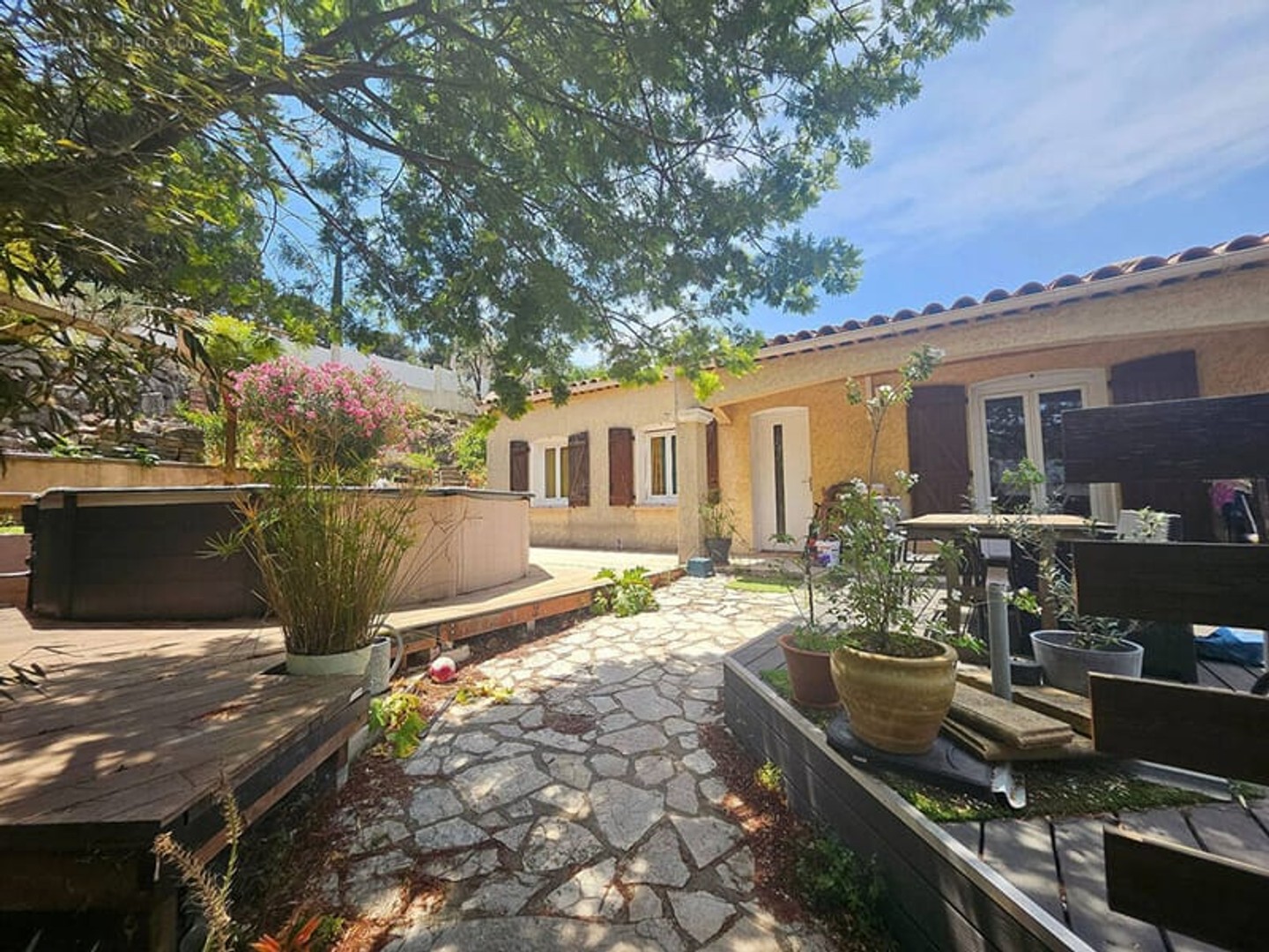 Maison à vendre - 3 pièces - 83m2 - La Valette-Du-Var (83160)