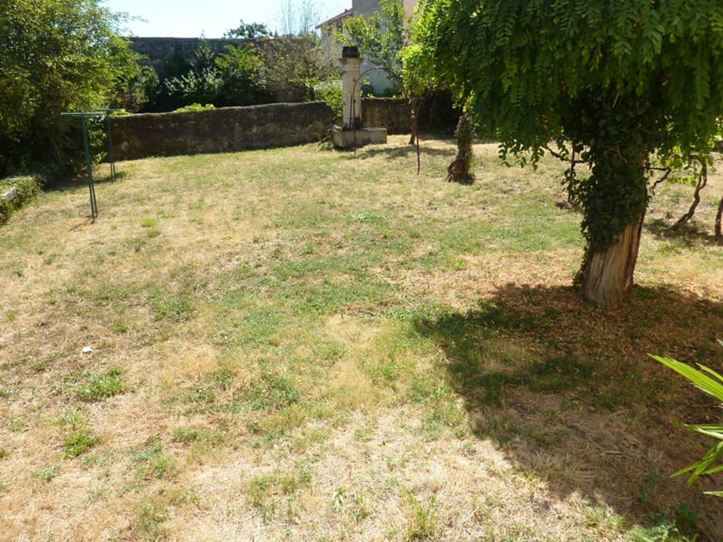 Magasin à vendre - 216m2 - Saint-Savin (86310)