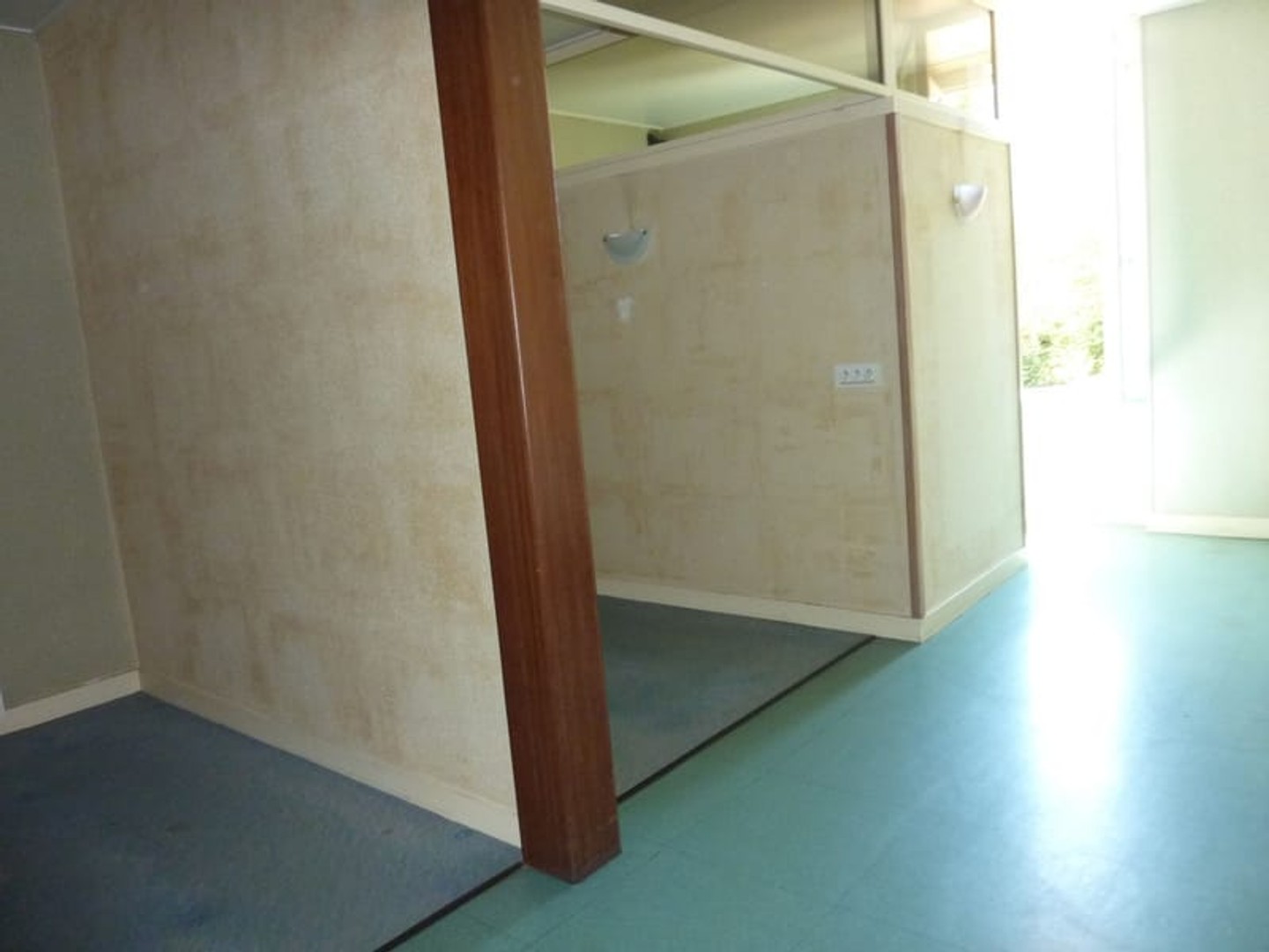 Magasin à vendre - 216m2 - Saint-Savin (86310)