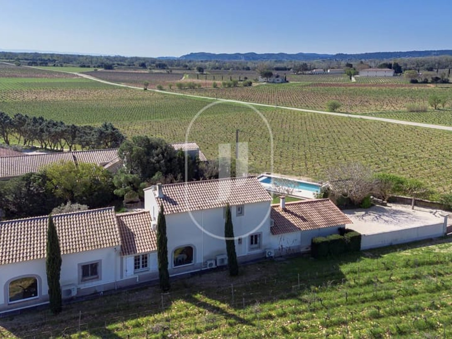 Propriété de caractère à vendre au coeur de Châteauneuf-du-Pape, dans un cadre calme et privilégié