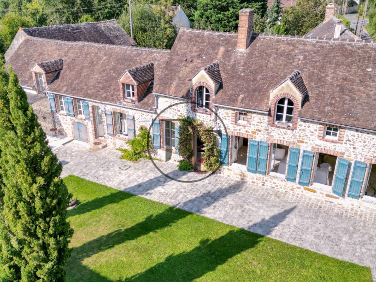 Maison à vendre - 8 pièces - 258m2 - Blennes (77940)