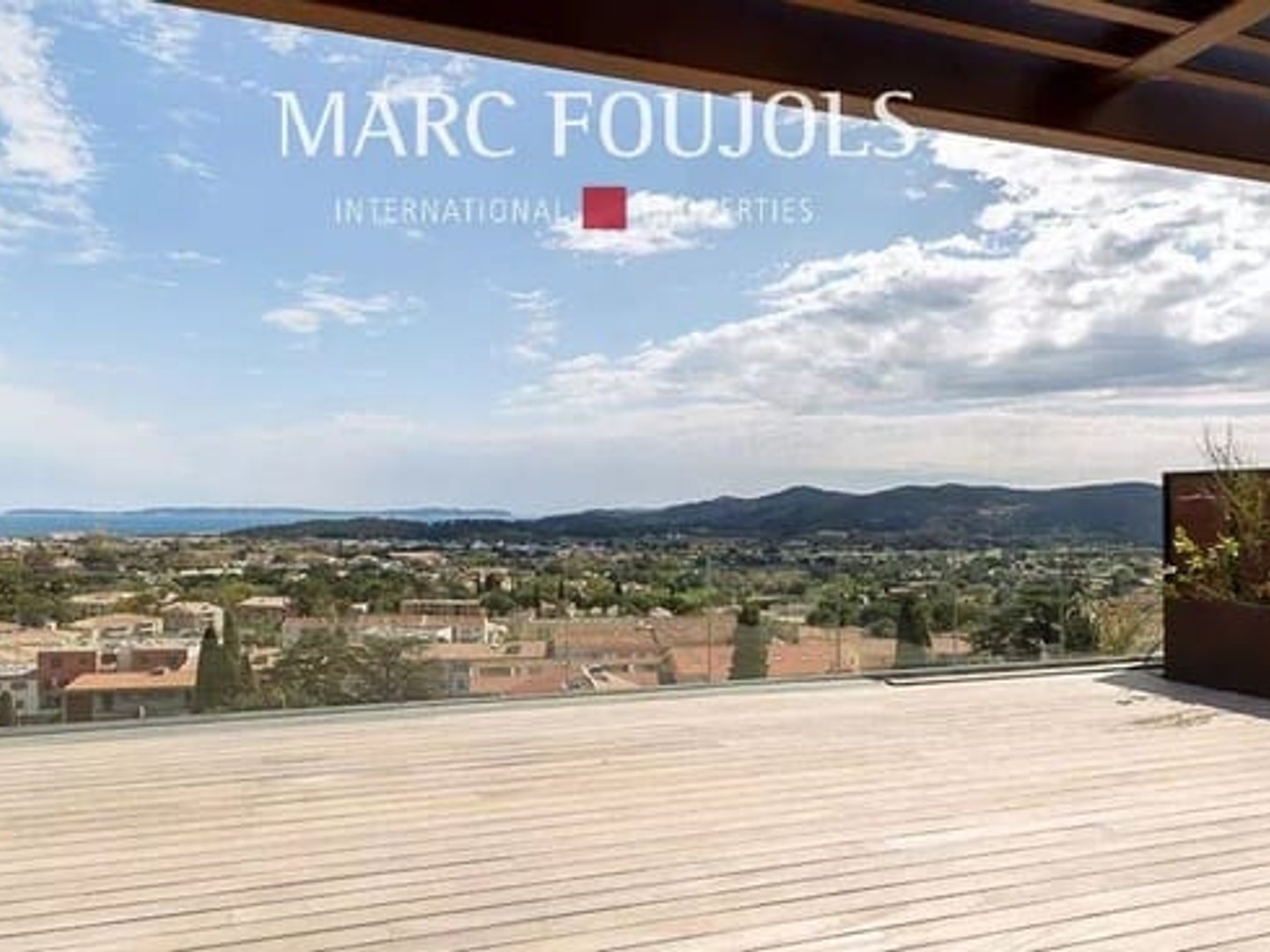 Appartement à vendre - 3 pièces - 75m2 - Bormes-Les-Mimosas (83230)