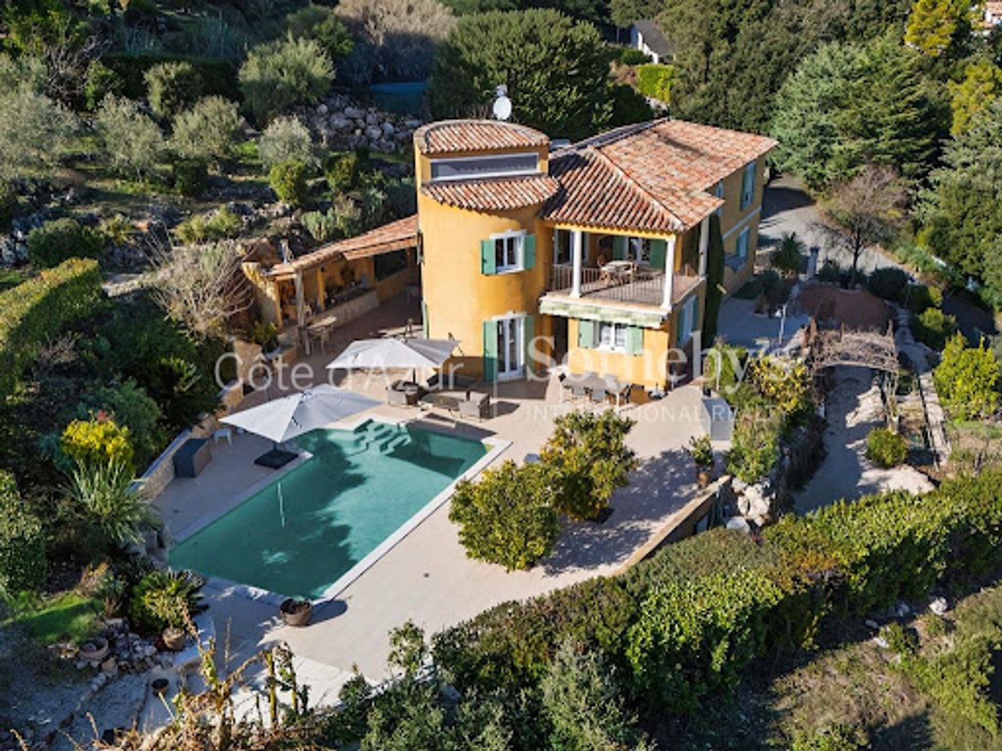 Maison 6 pièces 234 m²