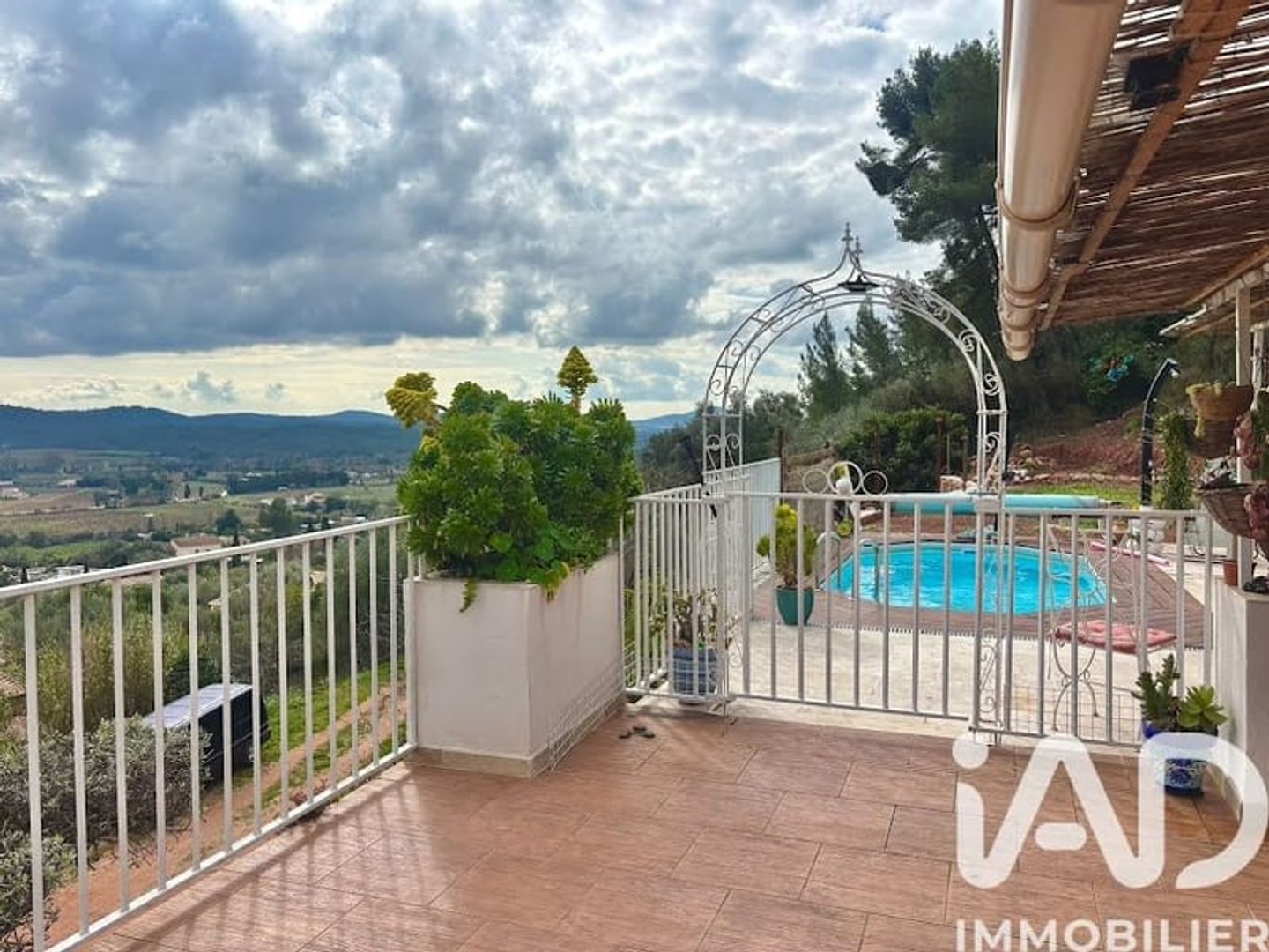Maison à vendre - 5 pièces - 130m2 - Cuers (83390)