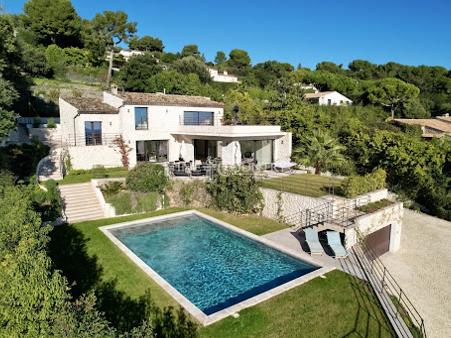 Villa 6 pièces 260 m²