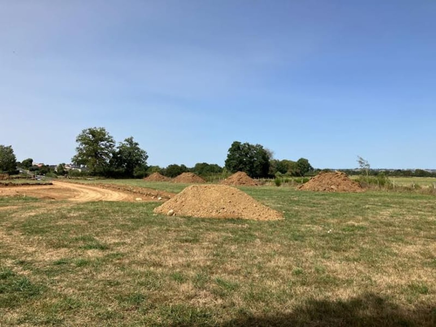 Terrain à vendre - 829m2 - Arpajon-Sur-Cère (15130)