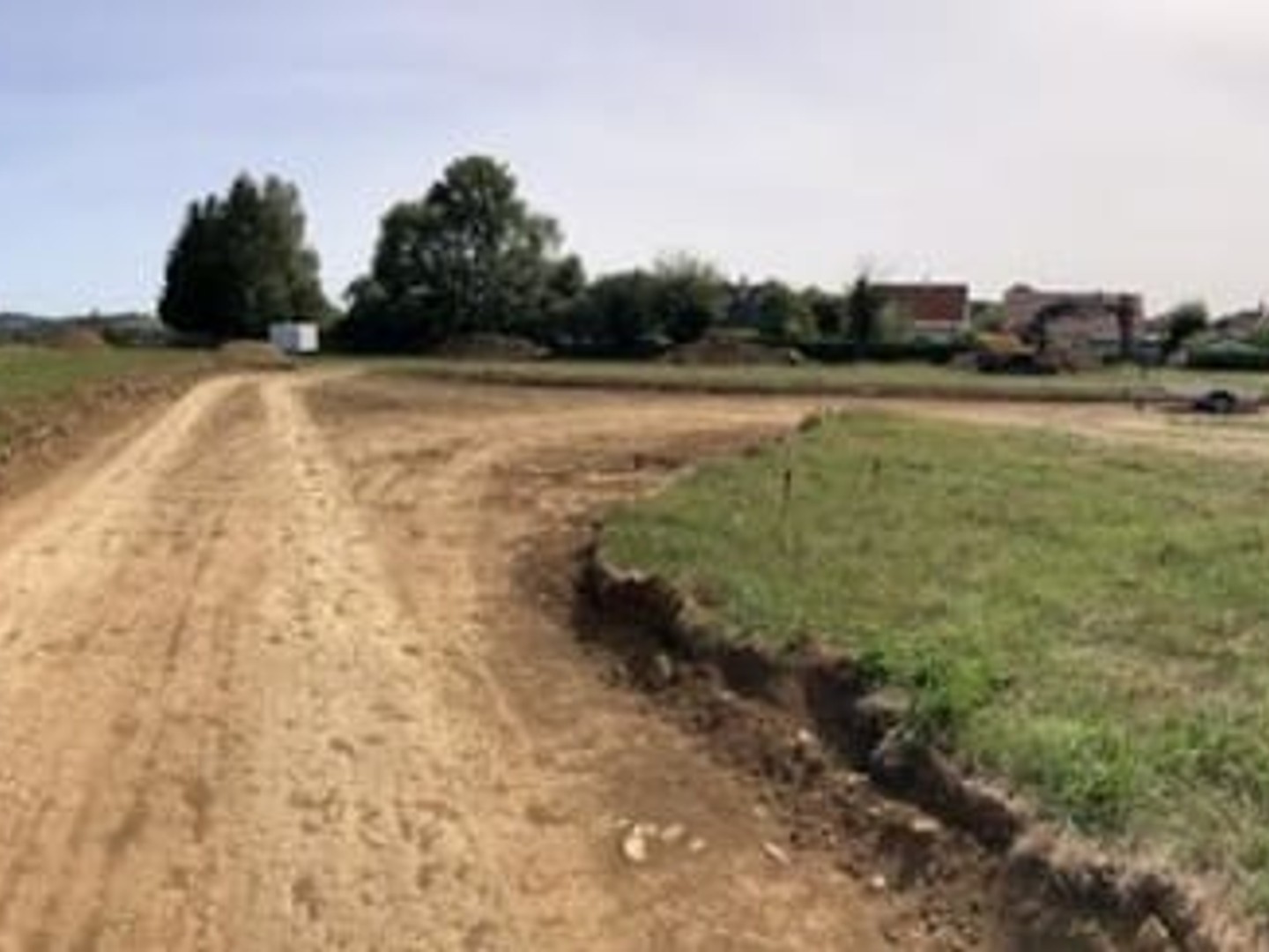 Terrain à vendre - 829m2 - Arpajon-Sur-Cère (15130)