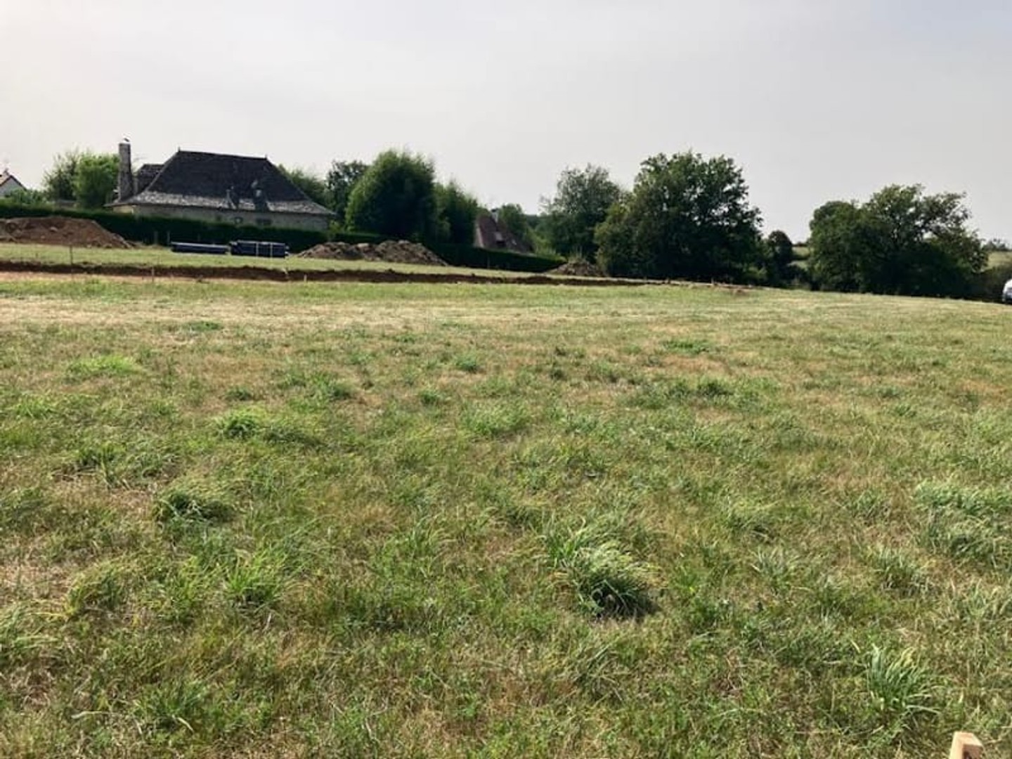 Terrain à vendre - 829m2 - Arpajon-Sur-Cère (15130)