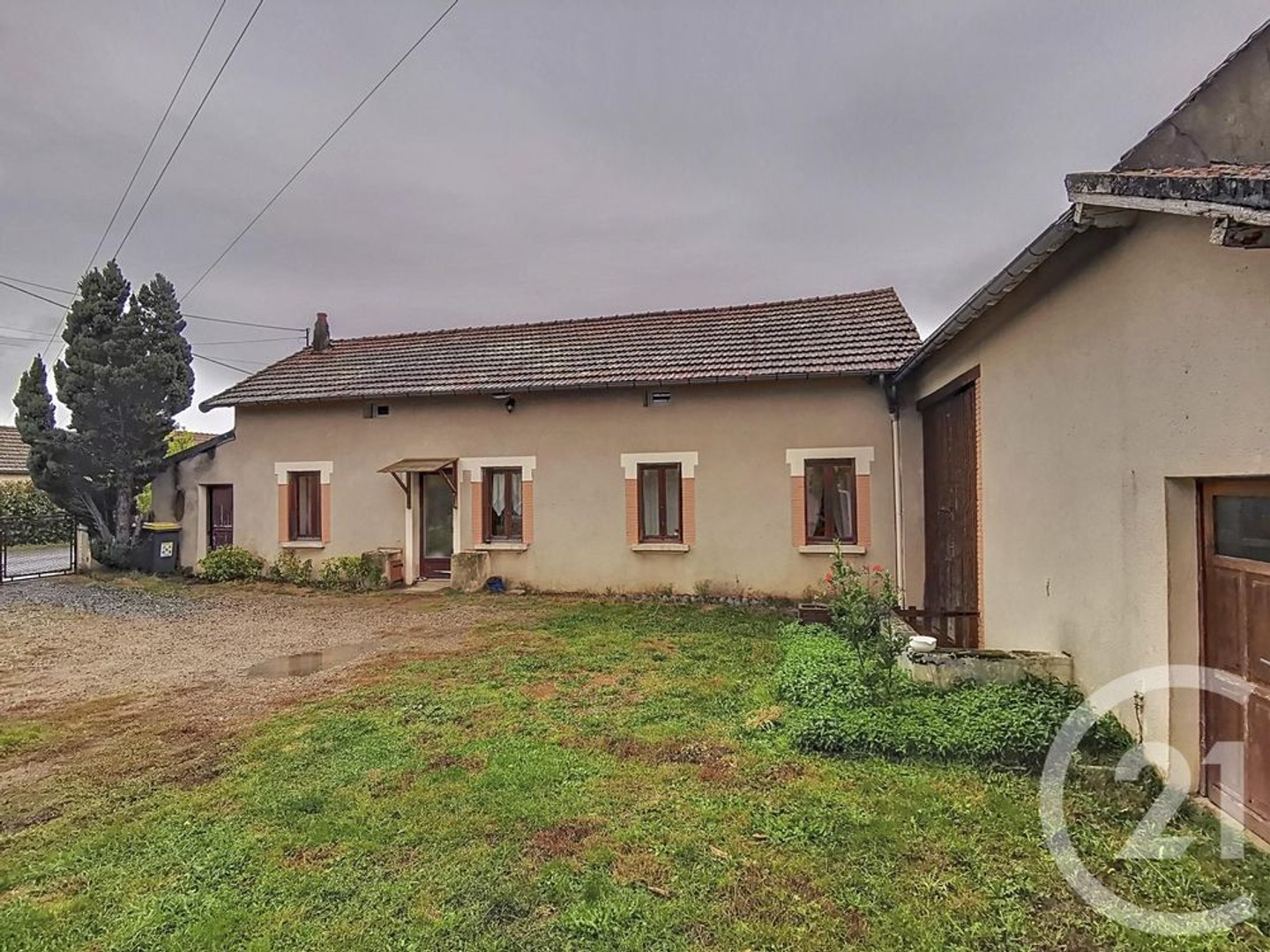 Maison à vendre - 5 pièces - 99m2 - Saint-Rémy-En-Rollat (03110)