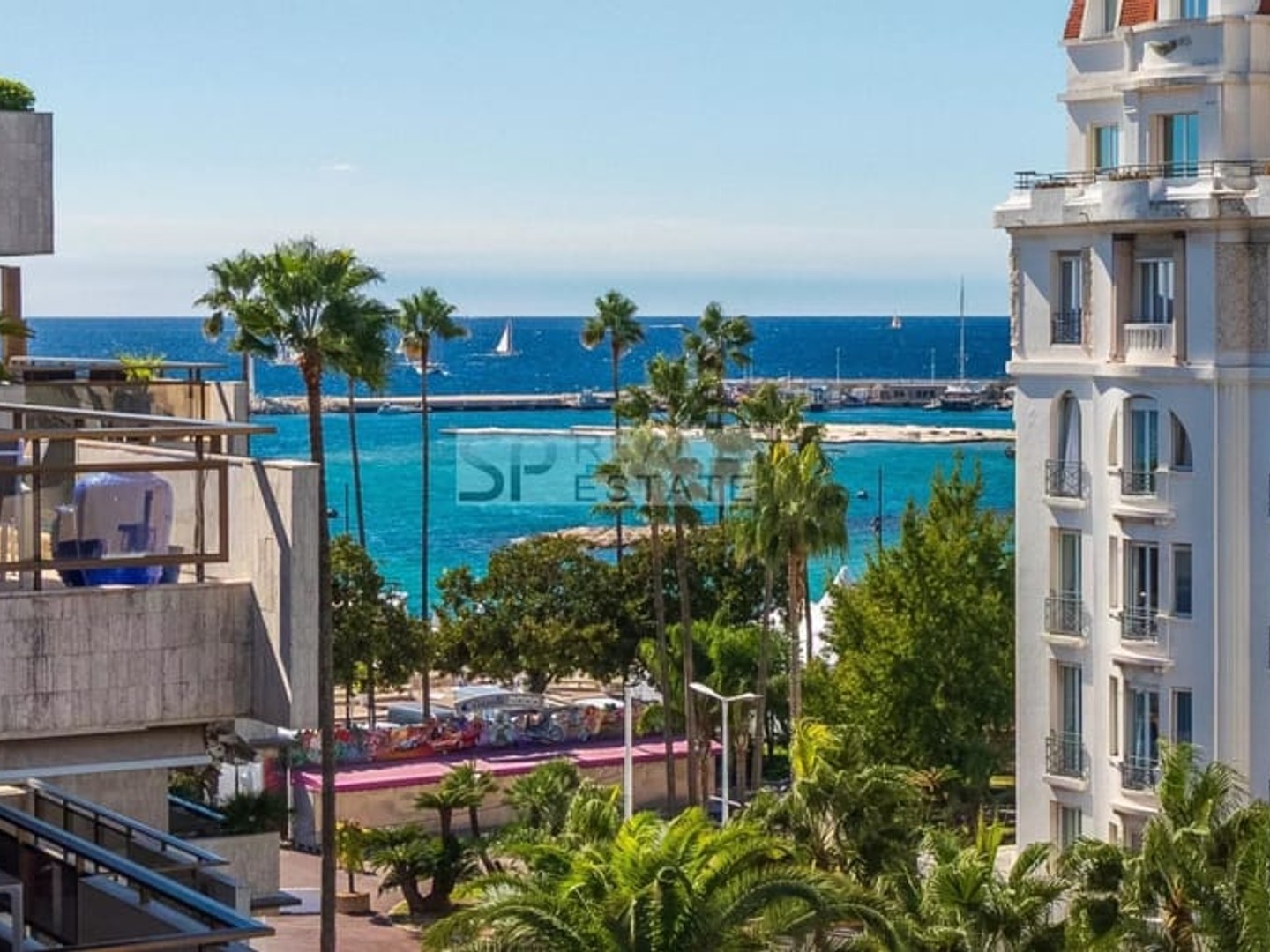 Appartement à vendre - 4 pièces - 210m2 - Cannes (06400)