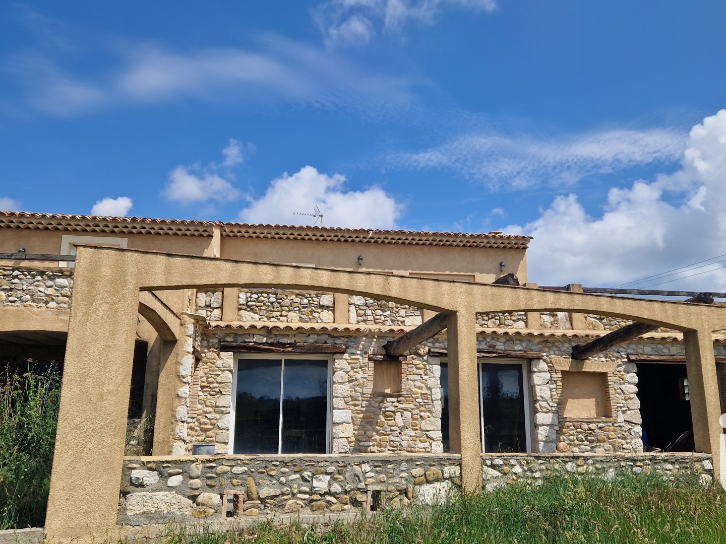 Maison à vendre - 5 pièces - 235m2 - Montagnac-Montpezat (04500)