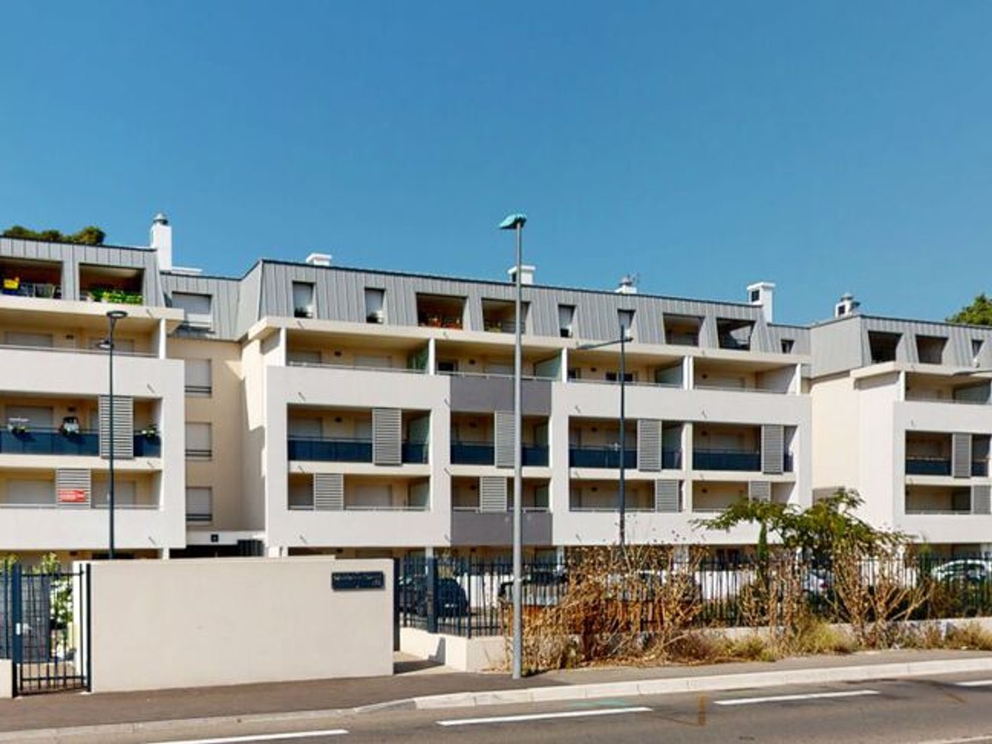 Appartement à vendre - 4 pièces - 77m2 - Avignon (84000)