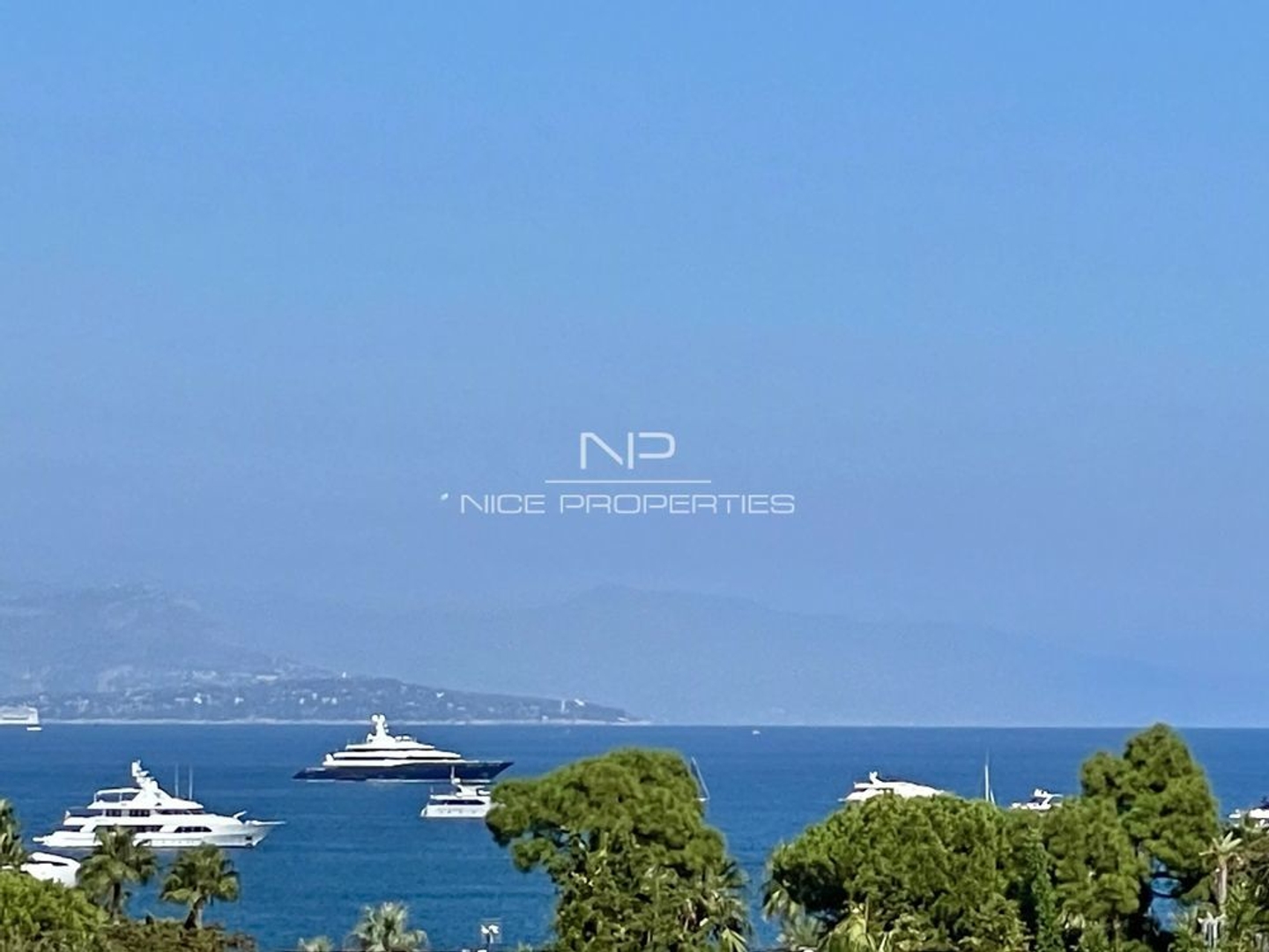Maison à vendre - 10 pièces - 320m2 - Antibes (06600)