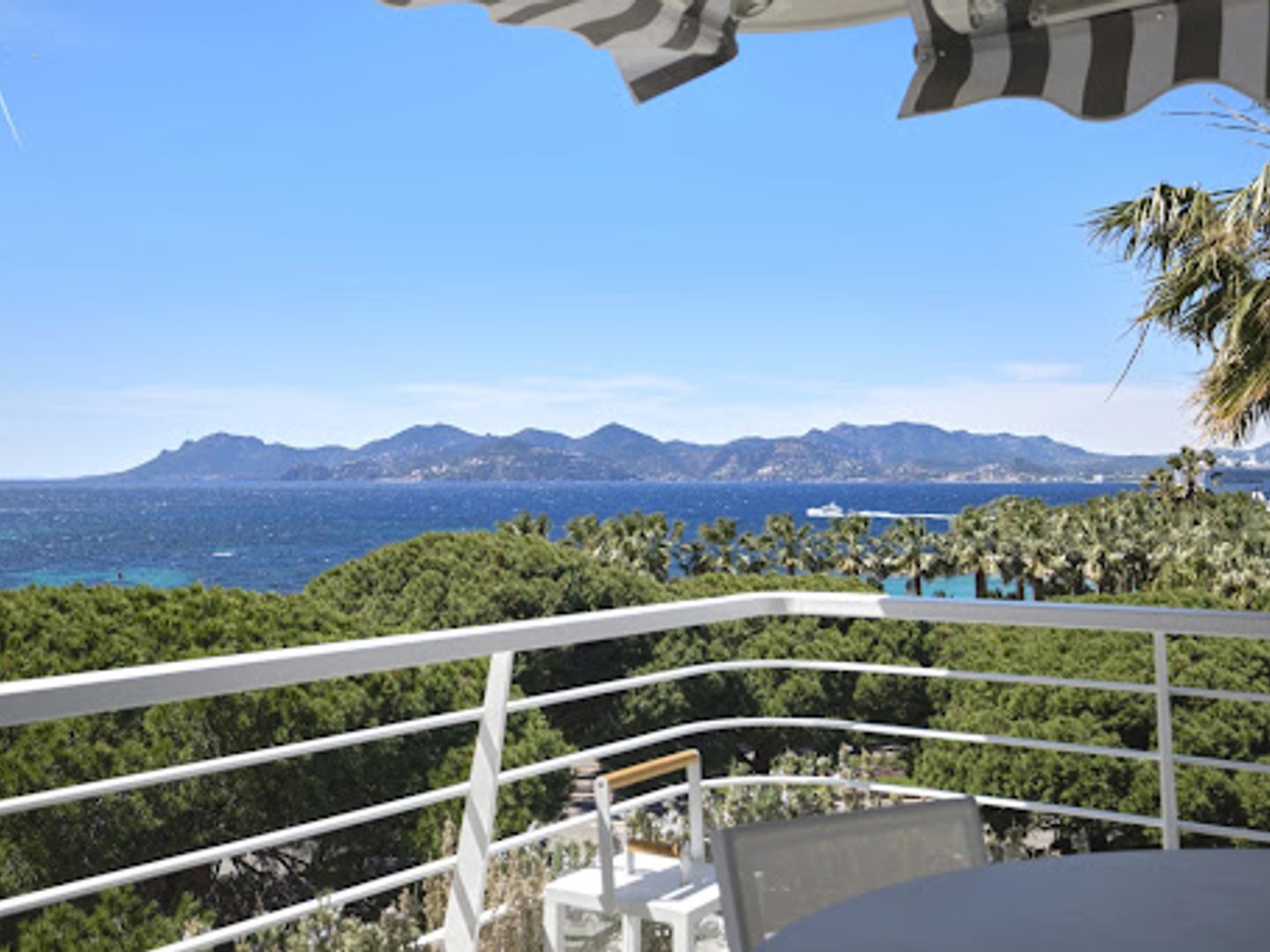 Appartement à vendre - 4 pièces - 108m2 - Cannes (06400)