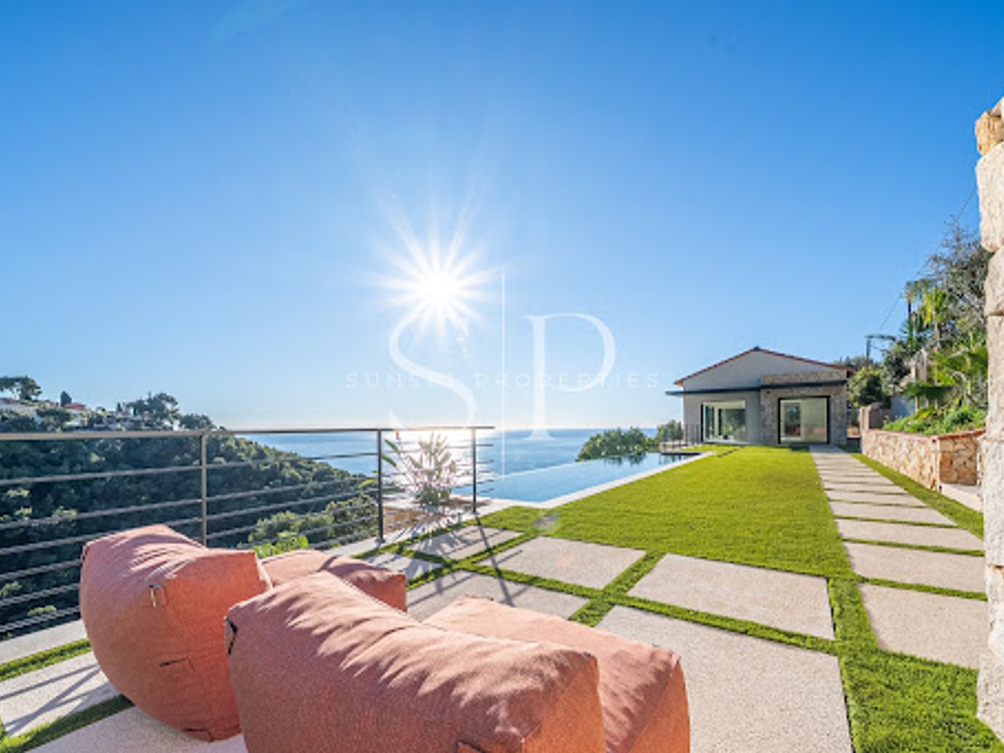 Maison à vendre - 6 pièces - 200m2 - Roquebrune-Cap-Ma... (06190)
