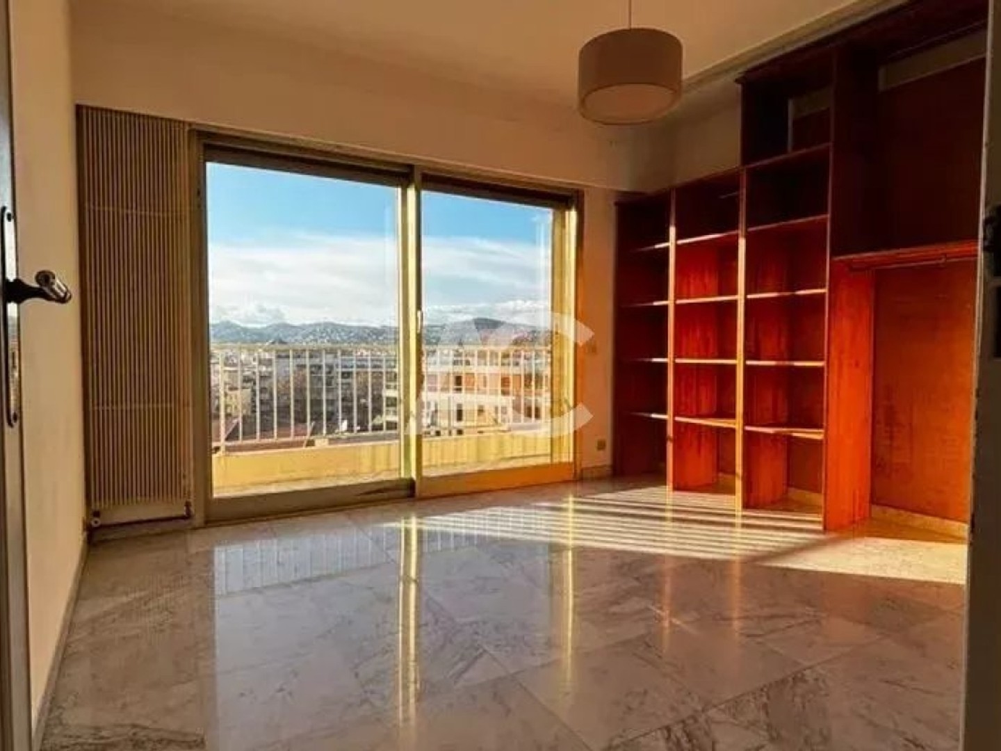 JUAN-LES-PINS - DERNIER ETAGE - SUPERBE VUE ME