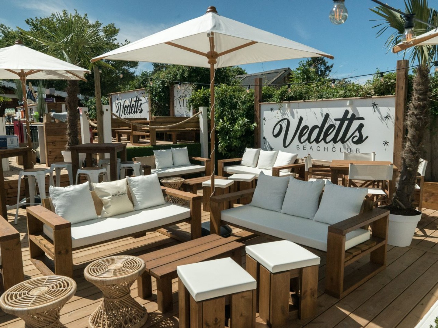 Immeuble à vendre - 10 pièces - 440m2 - Excenevex (74140)