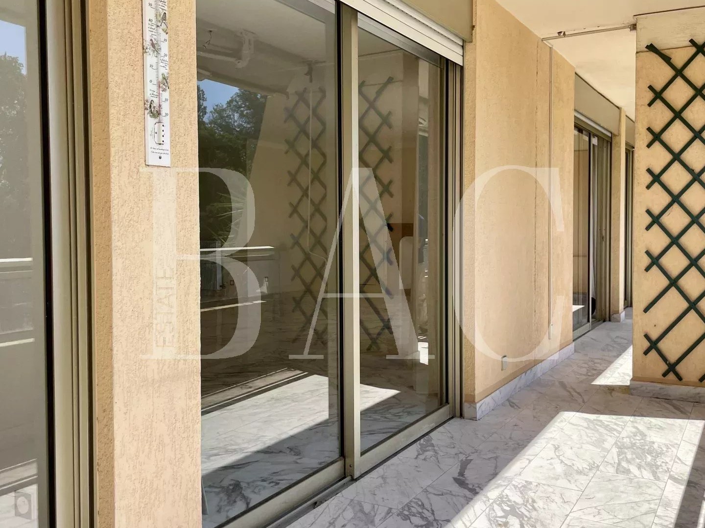 Nice, appartement en dernier étage et avec terrasse sur le toit