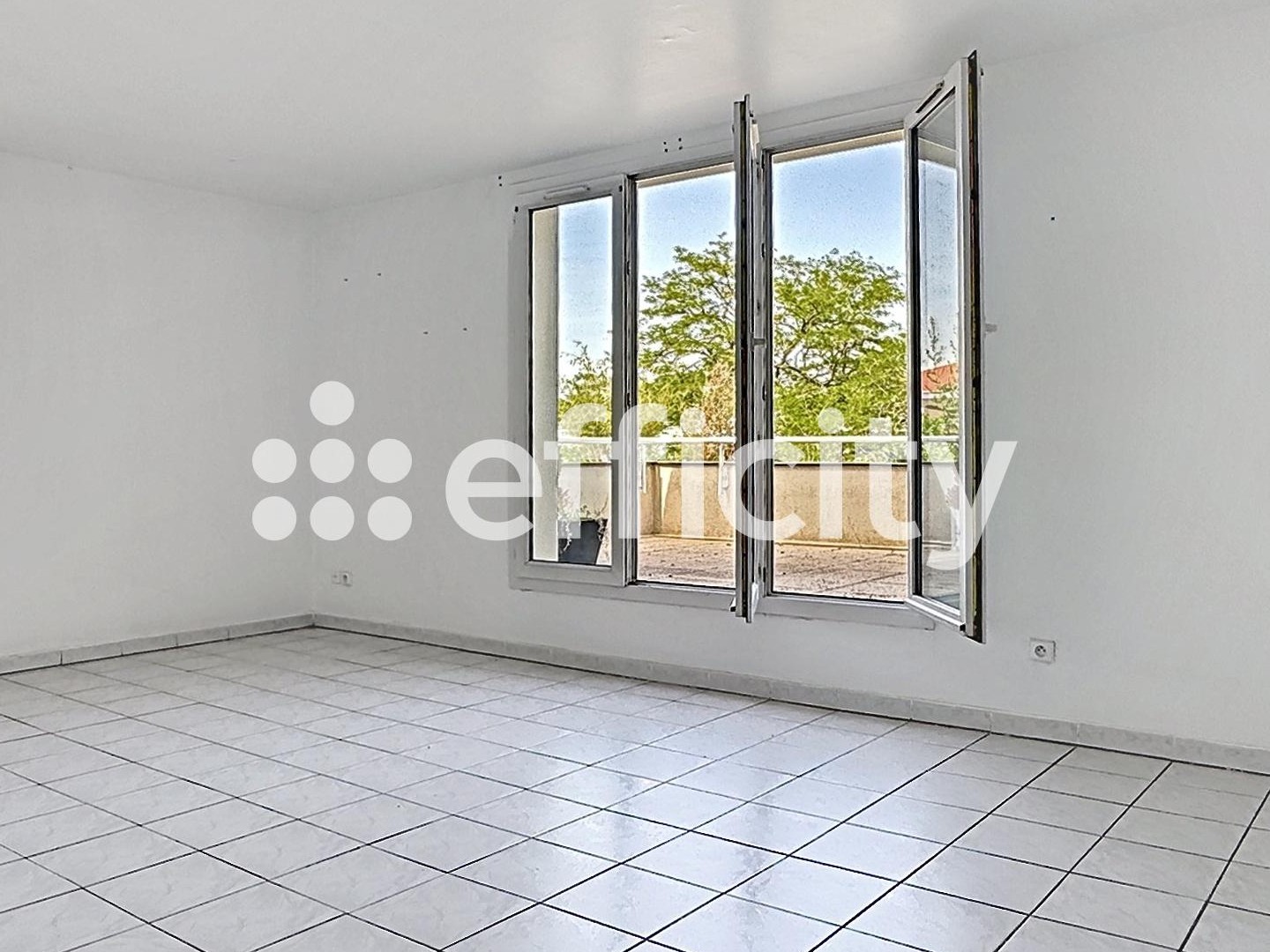 Appartement à vendre - 3 pièces - 94m2 - La Queue-En-Brie (94510)