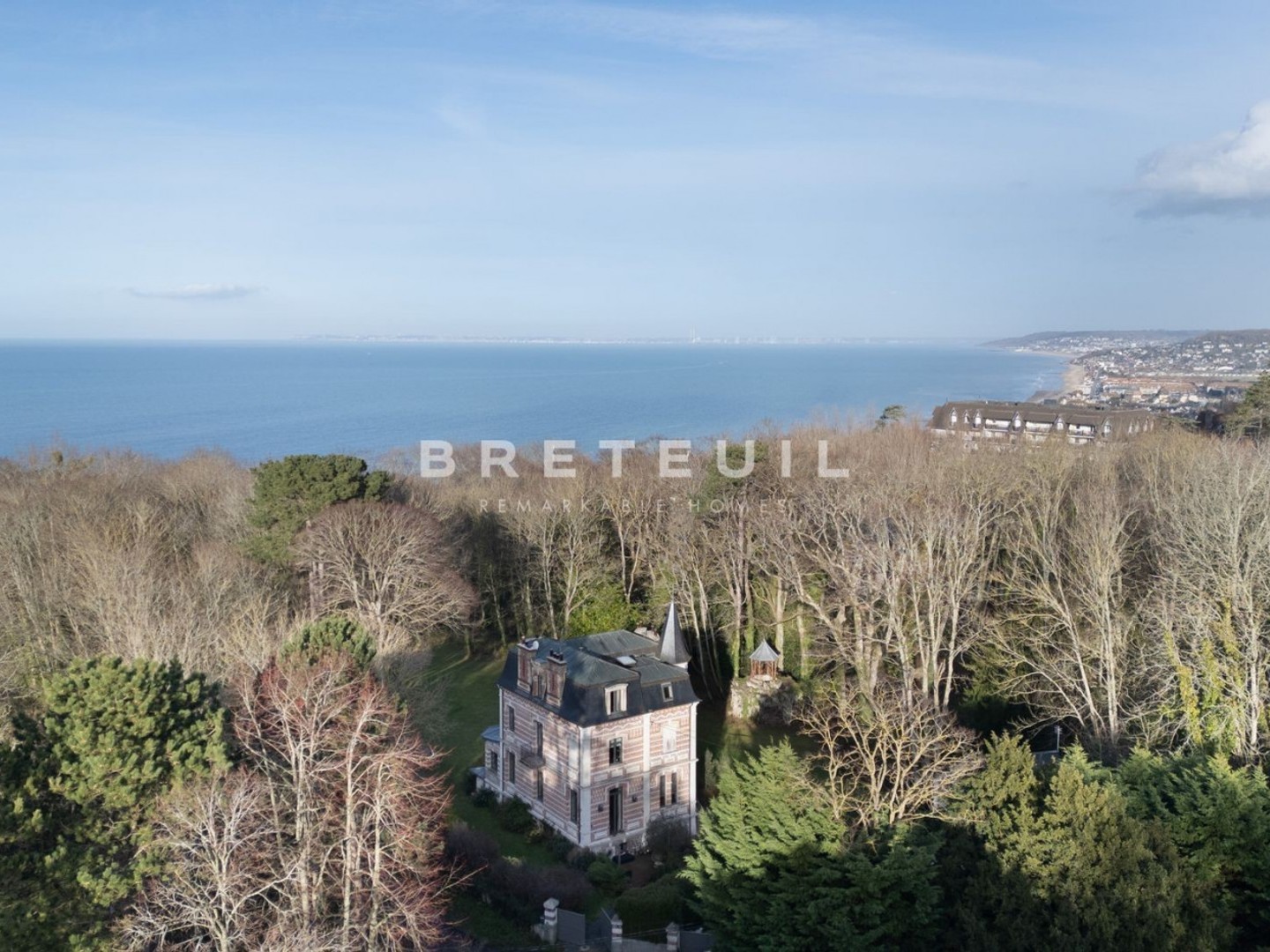 Maison à vendre - 13 pièces - 313m2 - Villers-Sur-Mer (14640)