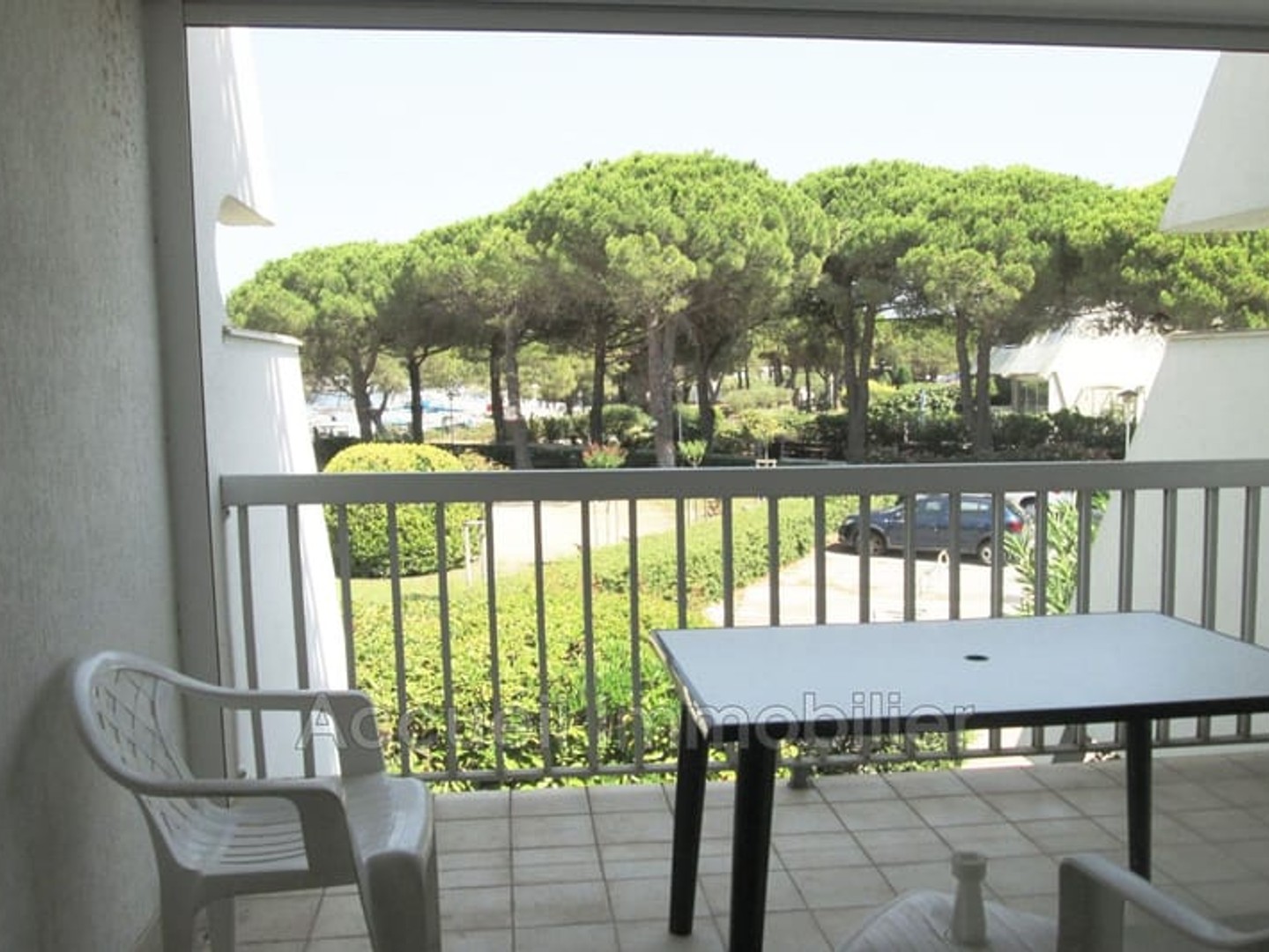 Studio cabine au calme avec vue sur le port et espaces verts,
