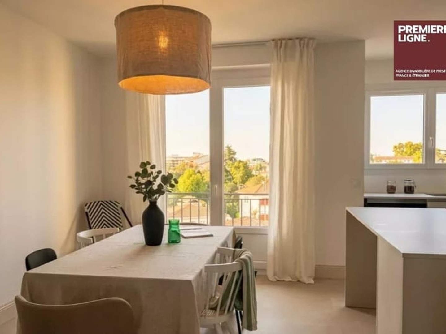 Caudéran Centre - Dernier étage avec rooftop, studio indépendant et rénovation haut de gamme