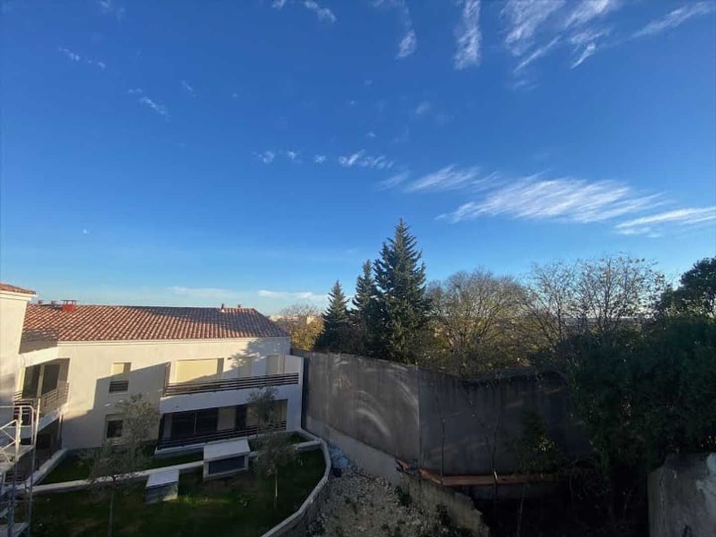 Appartement à vendre - 4 pièces - 76m2 - Nîmes (30000)