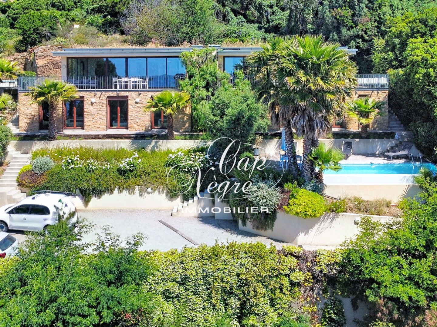Propriété contemporaine avec magnifique vue mer au Rayol