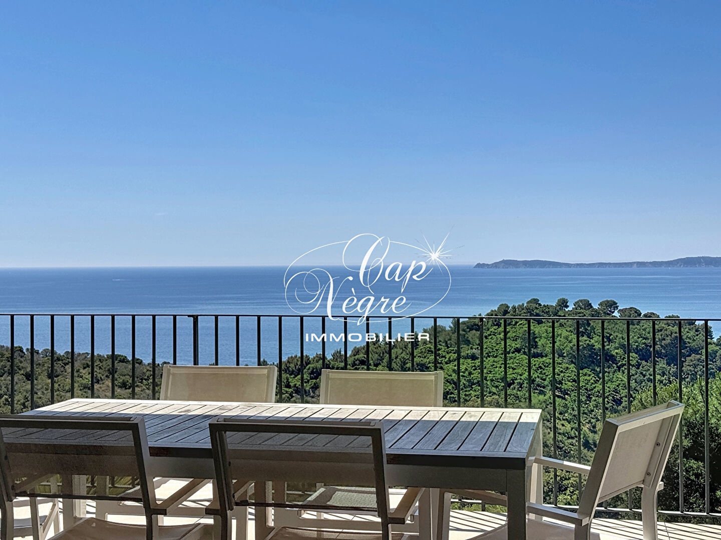 Maison à vendre - 10 pièces - 243m2 - Rayol-Canadel-Sur... (83820)