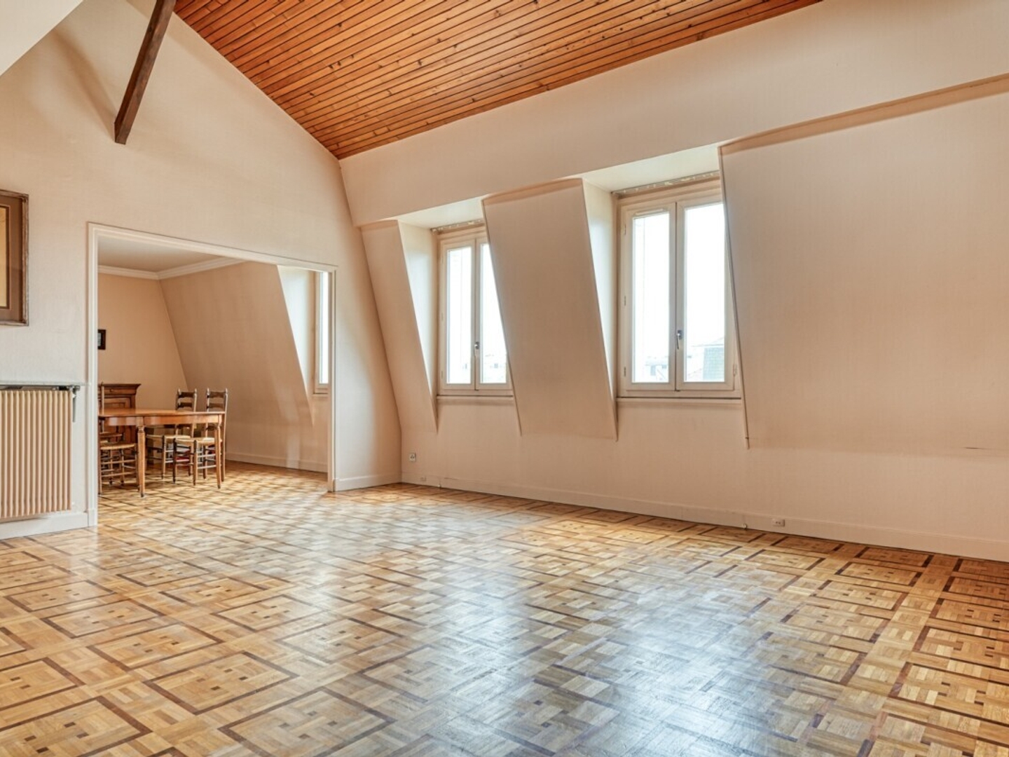 Vends t6 et plus - 190 m² - Versailles 78000