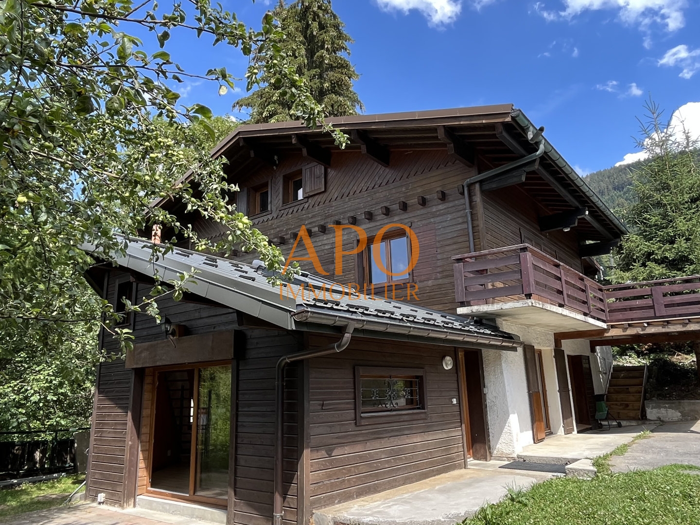 CHALET FAMILIAL 209 M2 T7 + T2 A 2 PAS DU CENTRE DES CARROZ