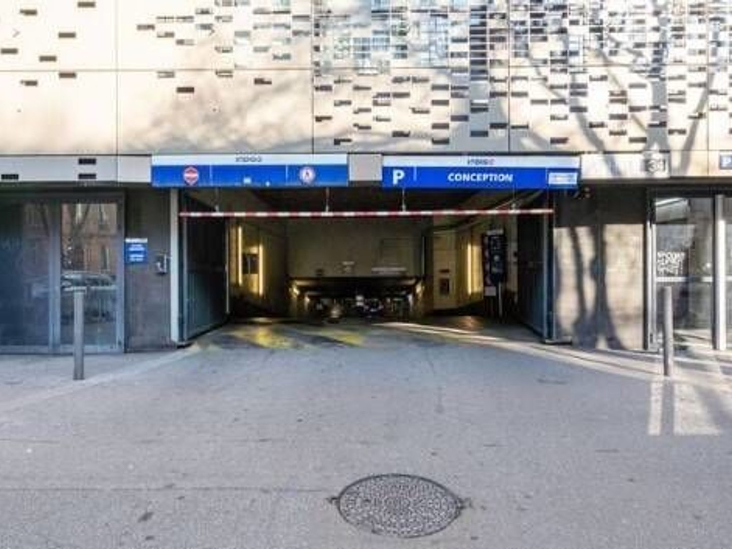 Parking / garage / box à vendre - 12m2 - Marseille 5e (13005)