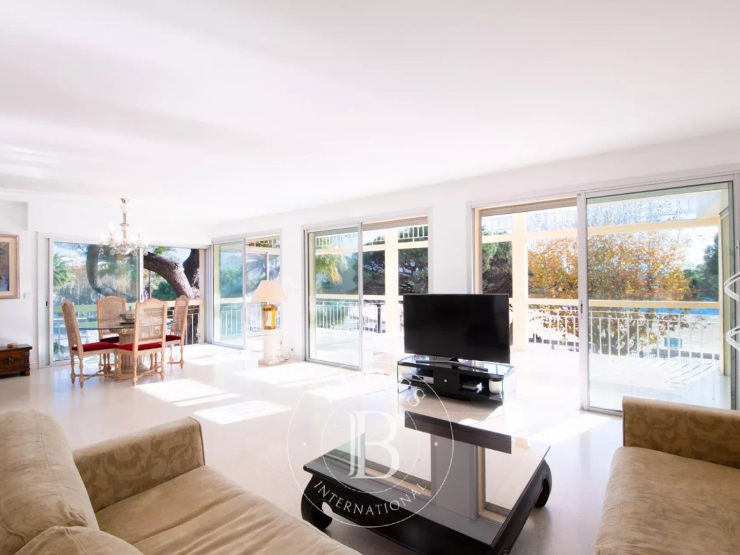 SAINTE MAXIME - APPARTEMENT - VUE MER - CENTRE VILLE