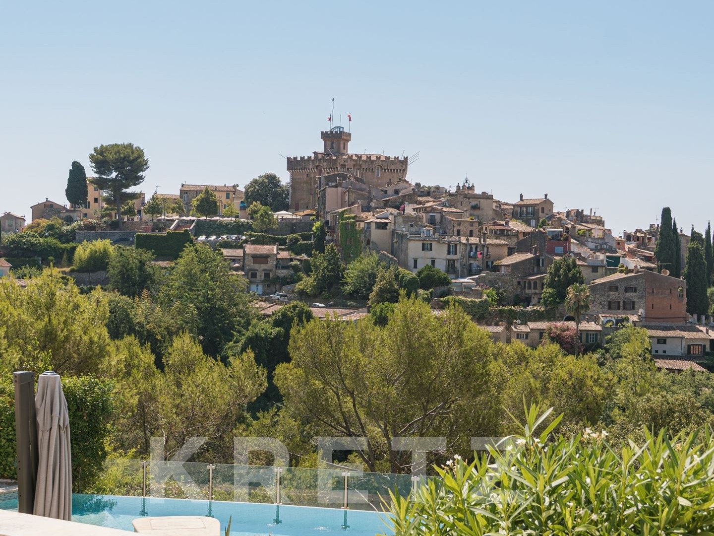 Maison à vendre - 10 pièces - 435m2 - Cagnes-Sur-Mer (06800)