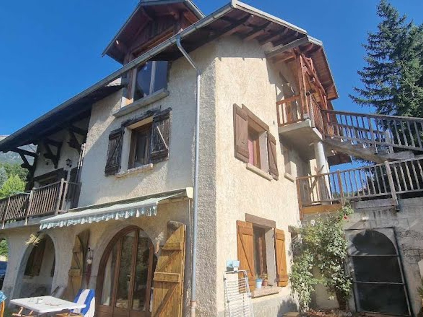 Villa 9 pièces 250 m²