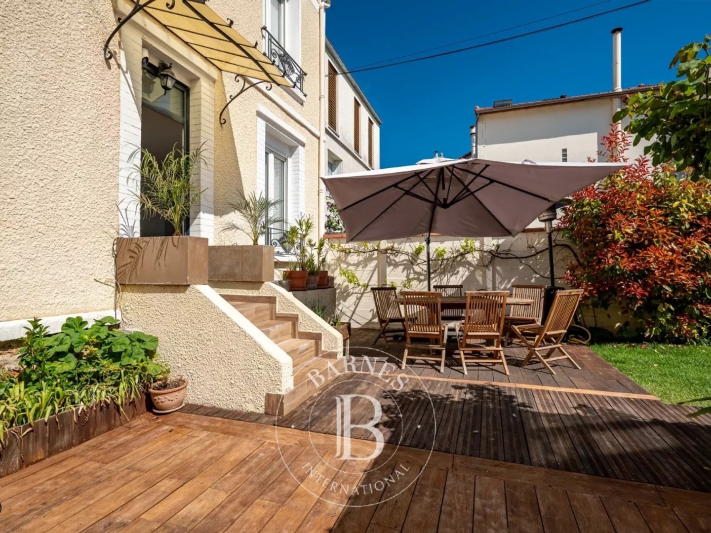 COURBEVOIE MAISON DE VILLE AVEC JARDIN