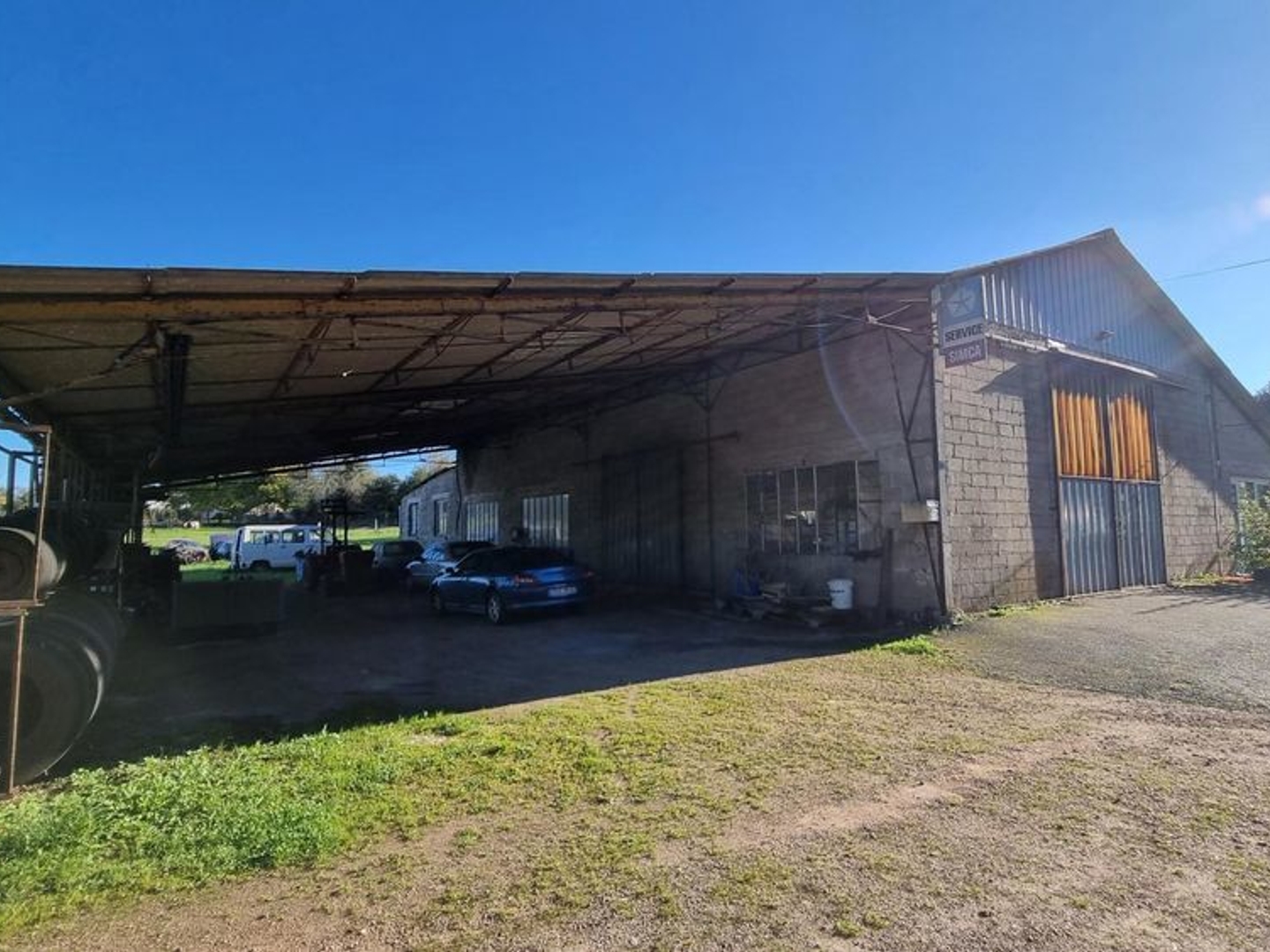 Locaux à vendre - 300m2 - Augignac (24300)