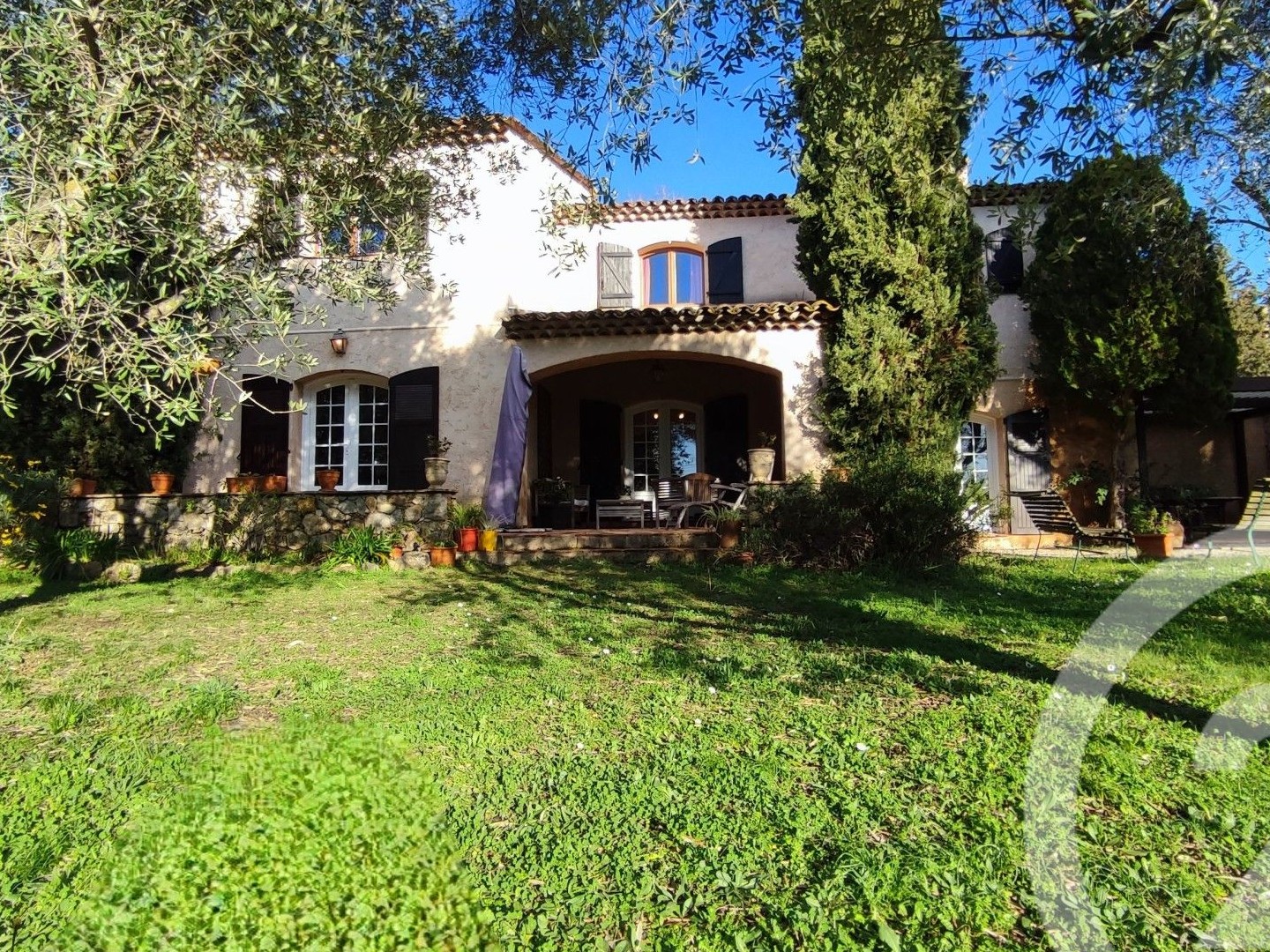 Maison 8 pièces 250 m²