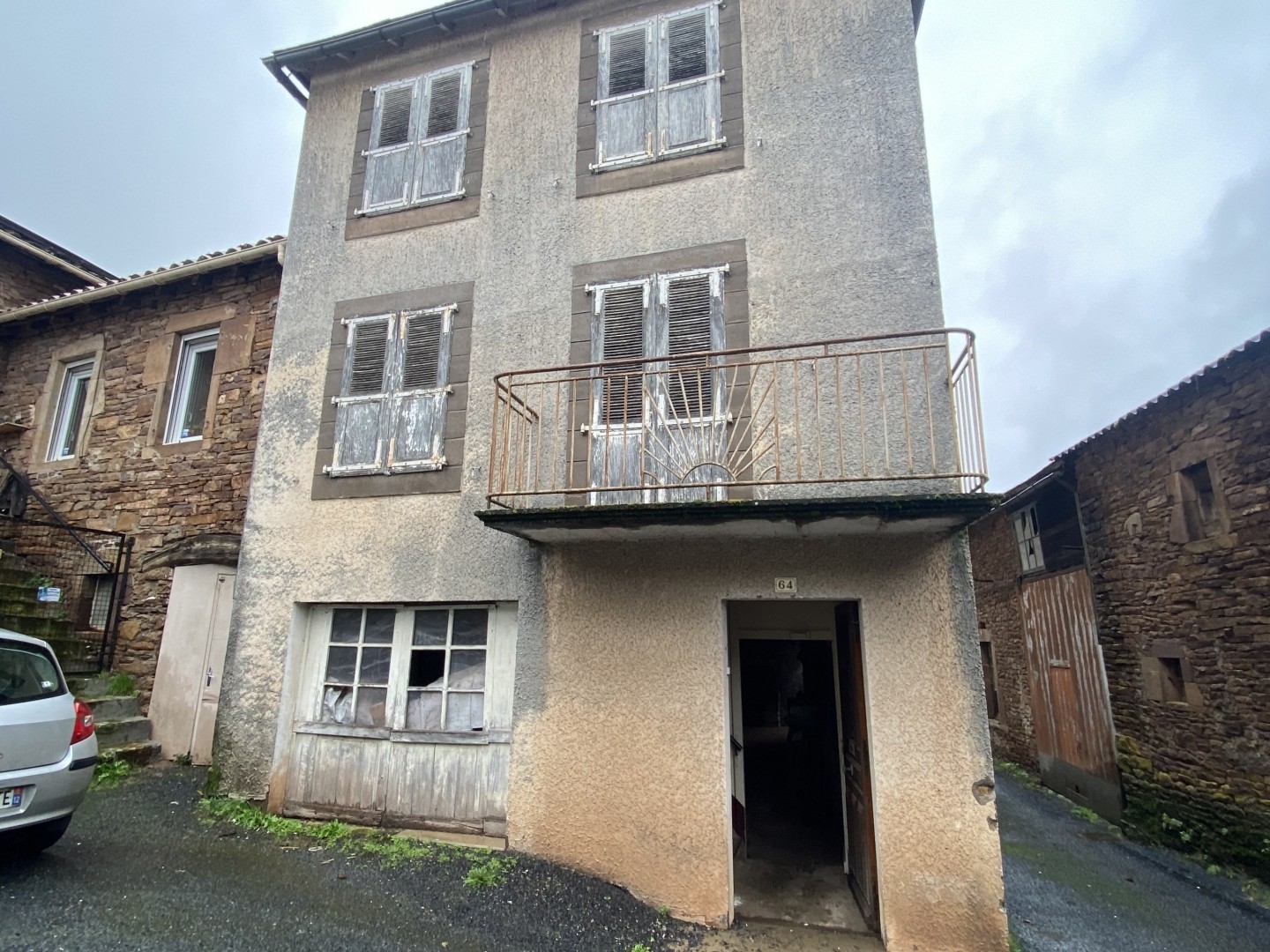 Maison à vendre - 7 pièces - 104m2 - Laval-Roquecezière (12380)