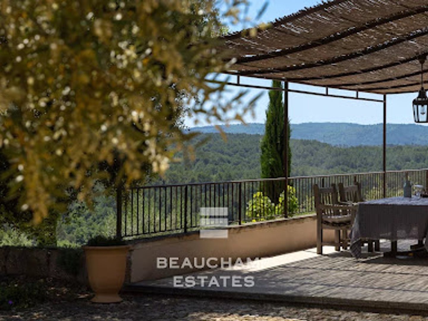 Villa 6 pièces 288 m²