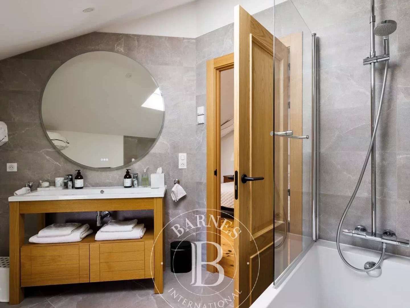 Maison à vendre - 11 pièces - 405m2 - Guiche (64520)