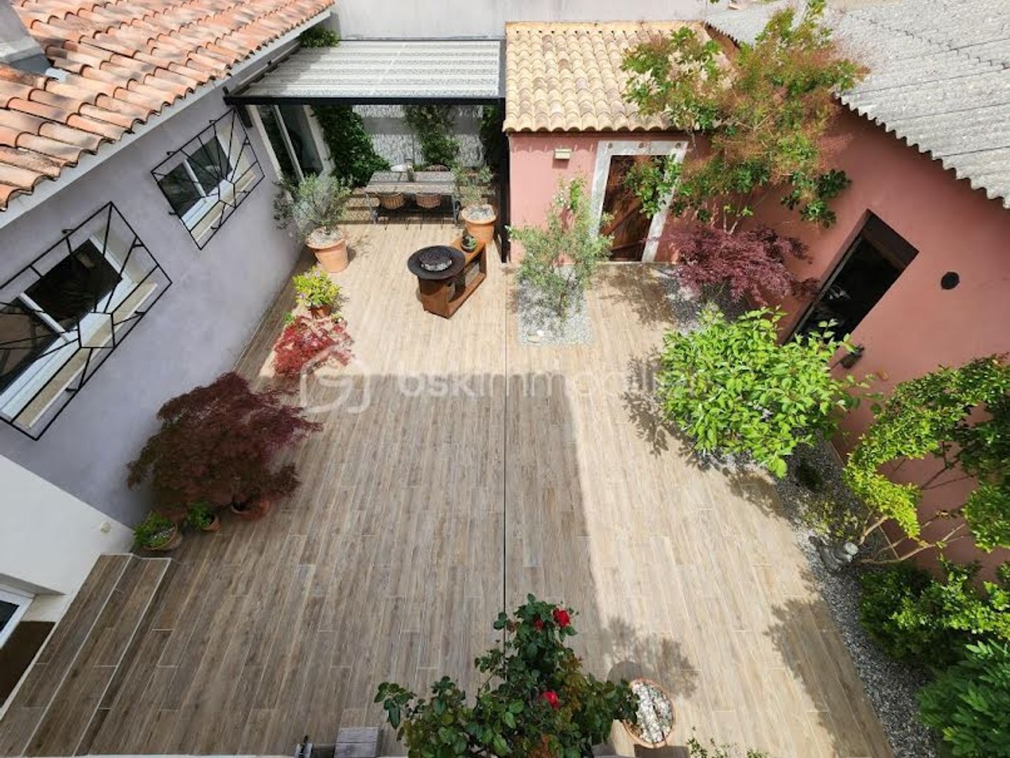 Local 8 pièces 340 m²