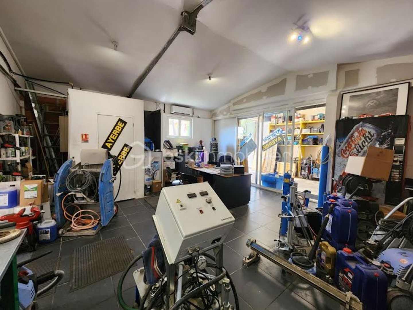 Locaux à vendre - 8 pièces - 340m2 - Rougiers (83170)