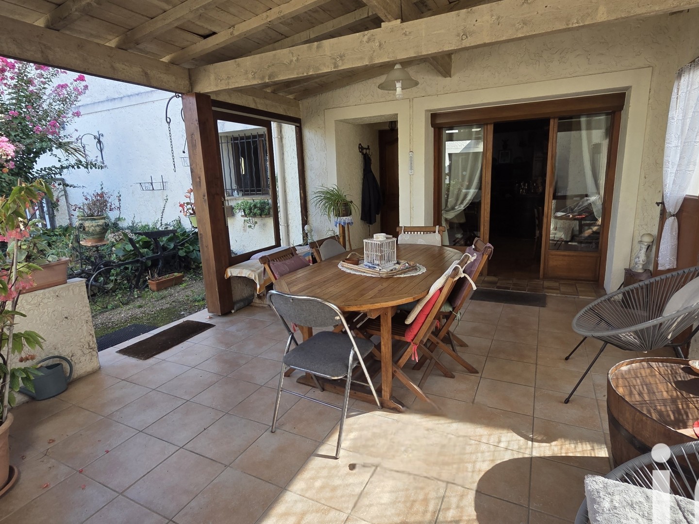 Maison à vendre - 7 pièces - 204m2 - Saint-Magne-De-Ca... (33350)